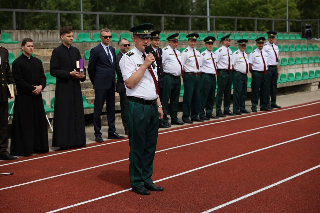 Svinīgi atklāts Valsts robežsardzes koledžas atjaunotais profesionālās un taktiskās apmācības centra stadions